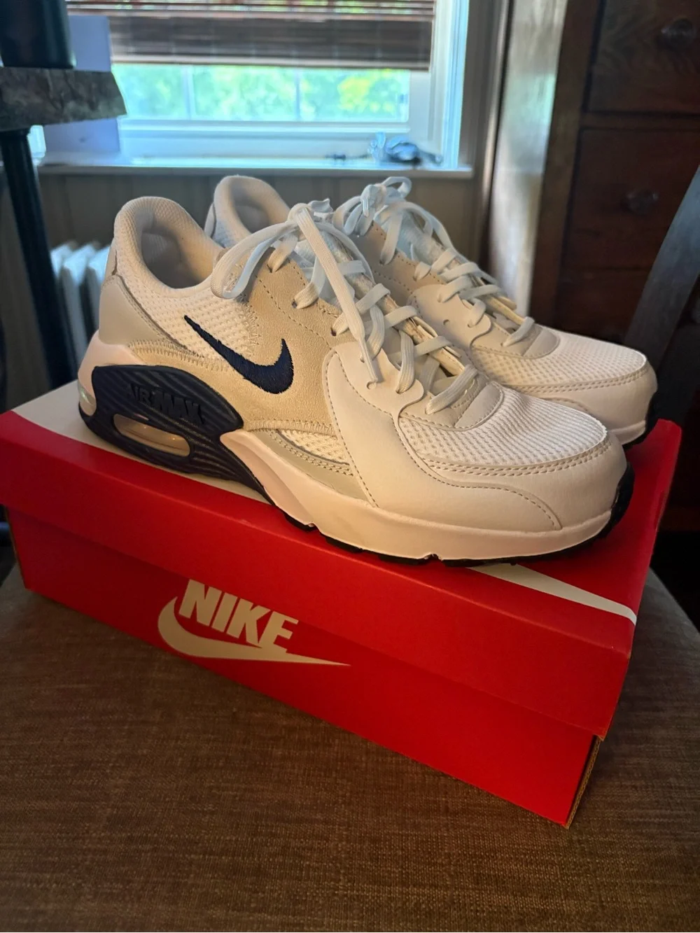 Women’s Nike AirMax Excee Navy 8.5